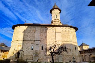 (Foto) Liniștea de la Mănăstirea Dragomirna