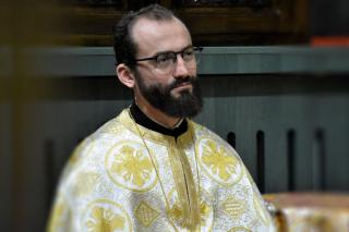(Video) Misiunea mediatică a Bisericii în era digitală. Interviu cu Părintele Liviu Vidican-Manci