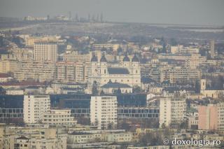(Foto) Vederi inedite cu bisericile Iașului, la mijloc de februarie