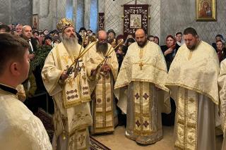 Înaltpreasfințitul Teofan a slujit la Parohia Pietriș, Dolhești