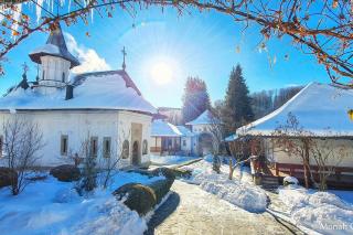 (Foto) Feerie de iarnă la Mănăstirea Sihăstria