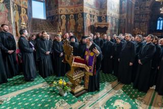 Vecernie arhierească în Catedrala Arhiepiscopală din Roman