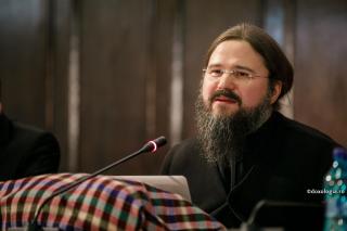 PS Macarie Drăgoi și tărâmul „soarelui de la miezul nopții”