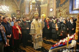 Sărbătoarea Bunei Vestiri, la poalele Muntelui Ceahlău: Slujbă arhierească la hramul Mănăstirii Durău