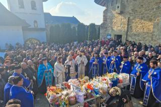 PS Nichifor Botoșăneanul a oficiat Taina Sfântului Maslu la Mănăstirea Hadâmbu