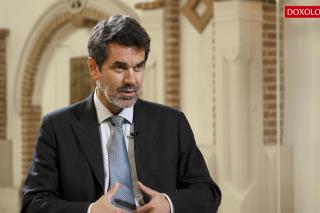 (Video) Interviu cu prof. Adrian Lemeni: „Dacă suntem sinceri cu noi înșine, observăm că ne robotizăm tot mai mult”