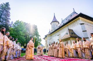 Comuniune în rugăciune la Mănăstirea „Sfântul Ioan cel Nou de la Suceava”
