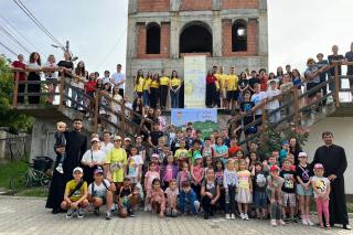 Tabăra din pridvorul satului caută voluntari