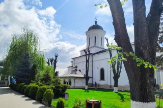 (Foto) Liniștea de la Mănăstirea Ghighiu