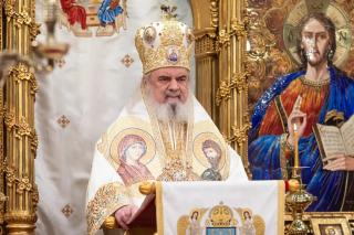 Părintele Patriarh Daniel: „Prin Duminica Tuturor Sfinţilor înţelegem mai bine că vocaţia cea mai mare a omului este dobândirea sfinţeniei”