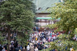 Taina Sfântului Maslu de obște a pecetluit hramul Mănăstirii „Sfântul Ioan cel Nou de la Suceava”