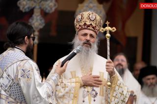 (Video) IPS Teofan: Să mergem la casele noastre cu darurile primite în cele trei zile ale hramurilor nemțene