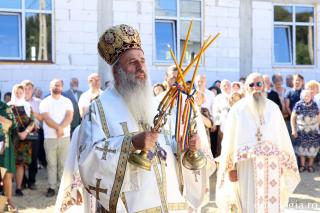 Înaltpreasfințitul Părinte Teofan, Mitropolitul Moldovei și Bucovinei, la Schitul Urecheni / Foto: Flavius Popa