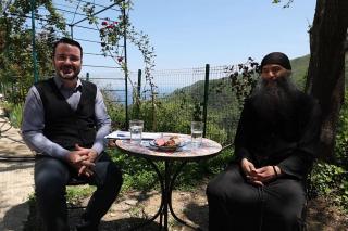 (Video) Părintele stareţ Pimen Vlad la „Ferestre către suflet” - Despre post, într-o lume de dulce