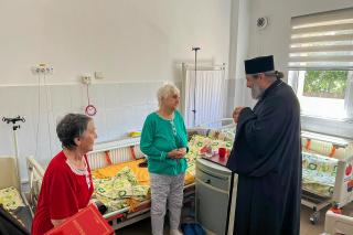 PS Nichifor Botoșăneanul, alături de bătrâni