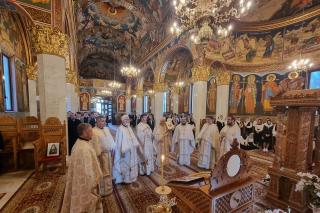 Sfintei Liturghii în Biserica Sfântul Ioan Iacob de la Neamț