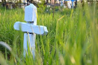Cruce din cimitir