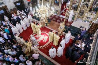 Momente din cadrul Sfintei Liturghii