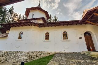 Paraclisul„Sfinții Părinți Ioachim și Ana” și „Sfântul Mare Mucenic Gheorghe”