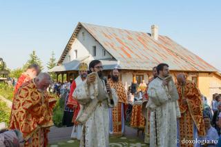 PS Nichifor Botoșăneanul, alături de soborul slujitor