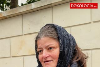 (Video) Sfânta Parascheva alină durerea unei mame care și-a pierdut fiul