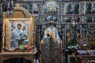 Icoana făcătoare de minuni a Maicii Domnului de la Mănăstirea Rarău