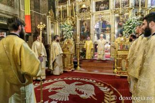 IPS Ioachim al Romanului și Bacăului a slujit Sfânta Liturghie în a patra zi a Hramului Sfintei Parascheva