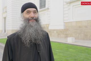 (Video) Părintele Pimen Vlad: Haideți la Iași, să ne bucurăm de ziua Sfintei Cuvioase Parascheva!