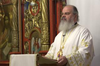 (Audio) PS Ignatie: „Ori de câte ori venim la Liturghie și ne rugăm, ne asemănăm cu îngerii”