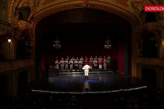 (Video) „Corul Marii Uniri” al Ateneului din Iași – Sus inima, români!