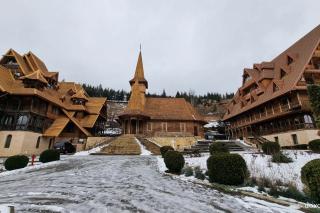 Mănăstirea „Acoperământul Maicii Domnului” din Dorna Arini