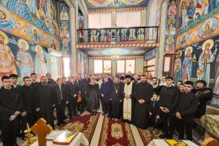 Sfinții Trei Ierarhi, ocrotitorii învățământului teologic, cinstiți la Seminarul din Dorohoi