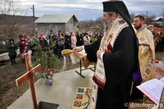 PS Nichifor Botoșăneanul sfințește piatra de temelia