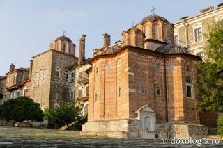 Paraclisul Cinstitului Brâu al Maicii Domnului de la Mănăstirea Vatoped