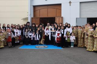 Moaștele Sfintei Mironosiţe Maria Magdalena au ajuns în Parohia „Sfinţii Trei Ierarhi” din La Courneuve, Paris