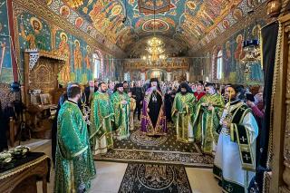 Slujire arhierească la Mănăstirea Bogdănești, Suceava