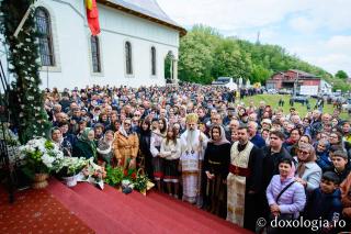 Sfințirea bisericii „Sfinții Împărați Constantin și Elena” din Ruseni - Borlești