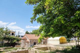 Biserica paleocreștină din Chios unde au fost înmormântați Sfântul Mucenic Isidor și Sfânta Muceniță Miropi