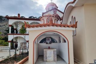 Mormântul Sfântului Cuvios Pahomie din Chios, duhovnicul Sfântul Ierarh Nectarie și al Sfântului Cuvios Antim