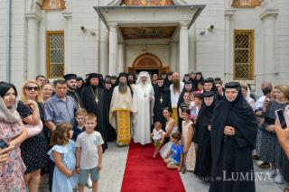 Părintele Patriarh Daniel, alături de obștea Mănăstirii Pasărea