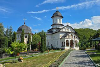 Mănăstirea „Sfinţii Apostoli Petru şi Pavel” – Cârţişoara, Sibiu