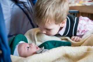(Video) Cum pregătim copilul pentru venirea unui frățior sau a unei surioare?