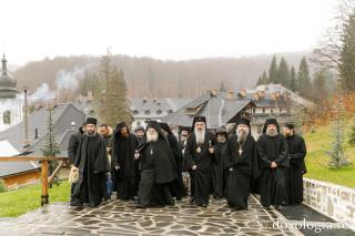 Părintele Efrem Vatopedinul în vizită la Mănăstirile Sihăstria și Secu