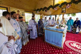 PS Ignatie a slujit, cu prilejul hramului, la Mănăstirea Vovidenia din Huși
