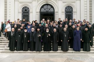 „Troița de arhierei” la Catedrala Mitropolitană: Studenții și profesorii Facultății de Teologie și-au cinstit sfinții ocrotitori