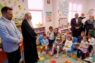 (Video) IPS Teofan, alături de elevii și profesorii Liceului Teologic Ortodox „Sfinții Împărați Constantin și Elena” din Piatra Neamț