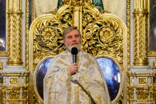 (Audio) Pr. Prof. Ion Vicovan: „În aceste timpuri ale căutării de sens, preotul devine sprijin și lumină”