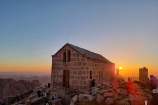 Răsăritul soarelui pe Muntele Sinai
