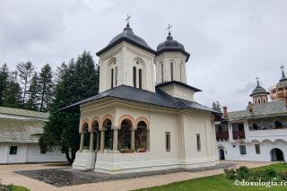 Biserica „Adormirea Maicii Domnului” a Mănăstirii Sinaia