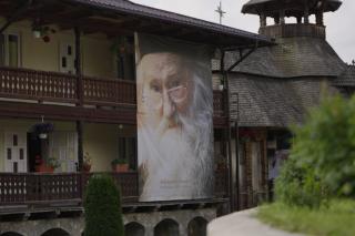 Întru pomenire veșnică: Sfânta Liturghie și parastas pentru părintele Justin Parvu la Mănăstirea Petru Vodă 